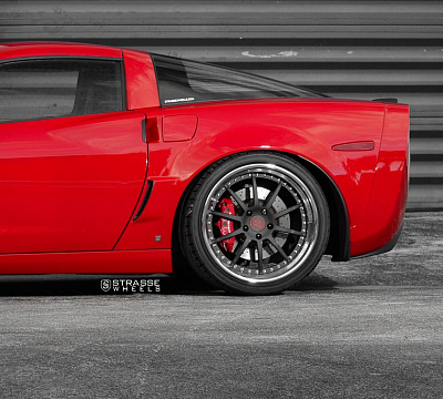 Фото дисков Strasse Wheels R10 Performance на Chevrolet Corvette C6