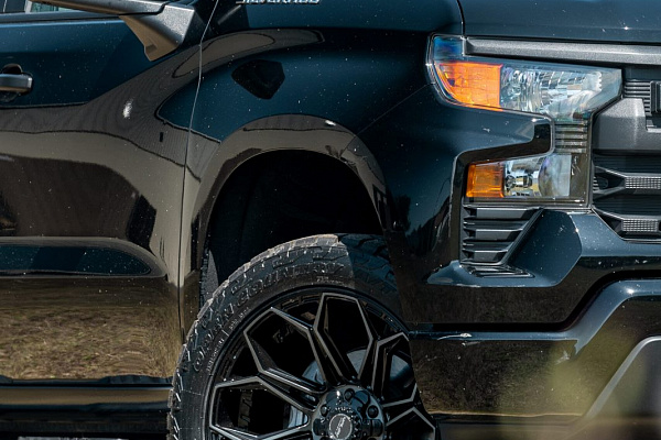 Фото дисков 4PLAY 4P83 Черный глянец на Chevrolet Silverado IV