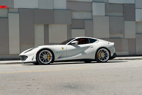 Фото дисков Anrky AN28 Полированный лак на Ferrari 812