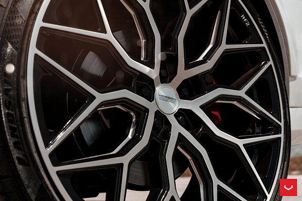 Фото дисков Vossen HF-2 Алмазная проточка на Range Rover Sport II