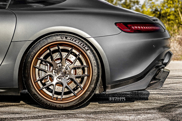 Фото дисков Strasse Wheels SM7 Deep Concave FS Другой цвет на Mercedes-Benz AMG GT I