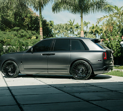 Фото дисков Vossen S17-15T на Rolls-Royce Cullinan