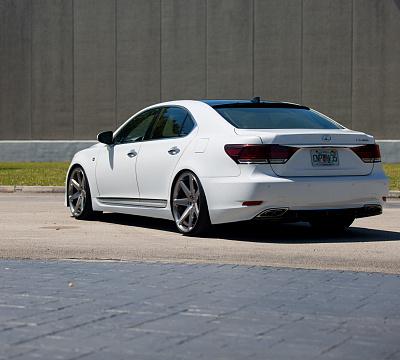 Фото дисков Vossen CG-207 на Lexus LS IV