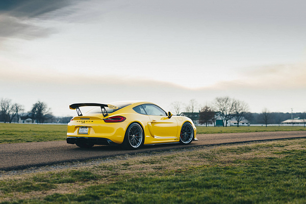 Фото дисков HRE S104SC Сатиновый графит на Porsche Cayman II