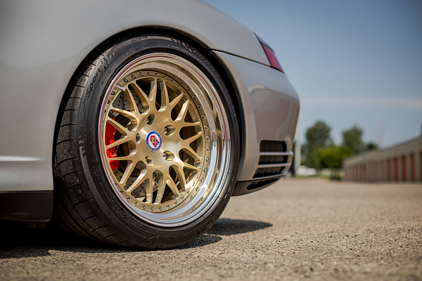 Фото дисков HRE 540 Глянцевое золото на Porsche 911 V