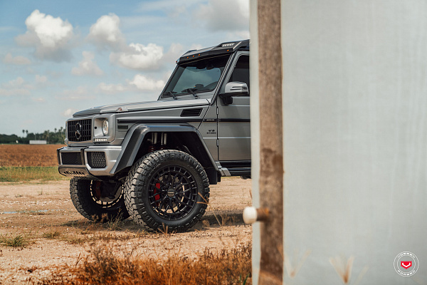 Фото дисков Vossen LC3-01 Черный глянец на Mercedes-Benz G-Class III