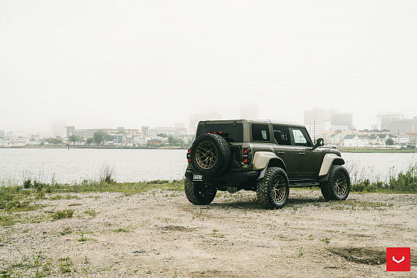 Фото дисков Vossen HFX-1 (6-Lug) Сатиновое темное золото на Ford Bronco