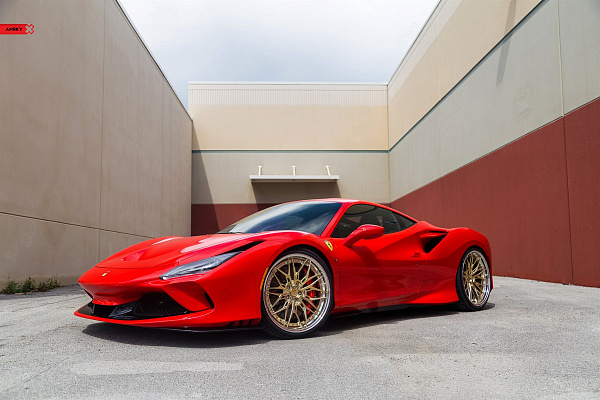 Фото дисков Anrky S3-X1 Глянцевое золото на Ferrari F8