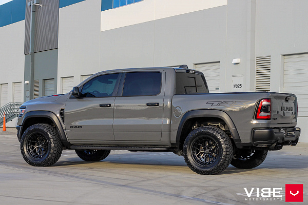 Фото дисков Vossen HFX-1 (6-Lug) Черный глянец на Ram 1500 V