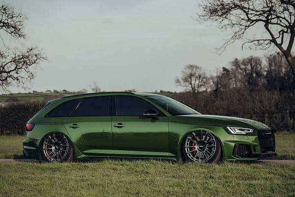 Фото дисков Rotiform OZR Сатиновый графит на Audi A/S/RS 4 (B9)
