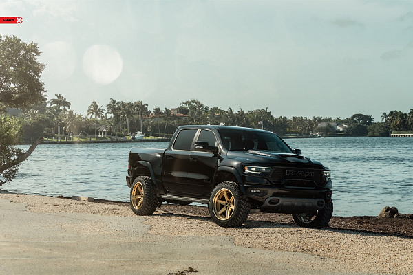 Фото дисков Anrky AN36-S Сатиновое золото на Ram 1500 V