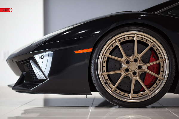 Lamborghini LP700