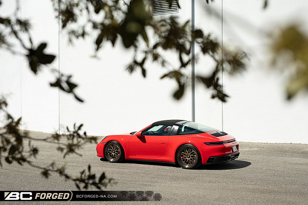 Фото дисков BC Forged MHK519 Сатиновая бронза на Porsche 911 VIII