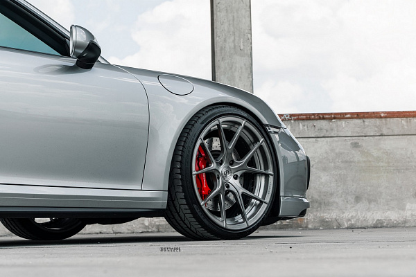Фото дисков Strasse Wheels SM5R Deep Concave Duoblock Глянцевый тонированный лак на Porsche 911 VII