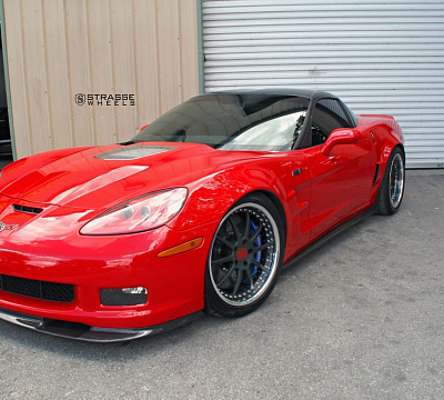 Фото дисков Strasse Wheels R10 Signature на Chevrolet Corvette C6