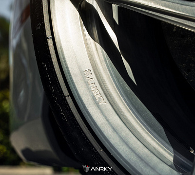 Фото дисков Anrky S1-X3 на Ferrari 488