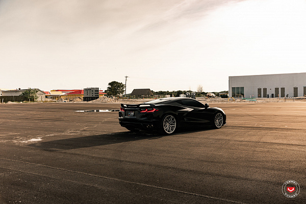 Фото дисков Vossen EVO-5R Сатиновый тонированный лак на Chevrolet Corvette C8