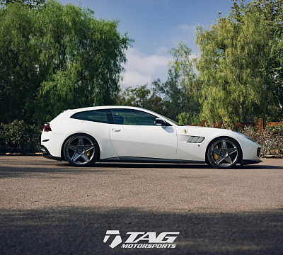 Фото дисков HRE 505M на Ferrari California