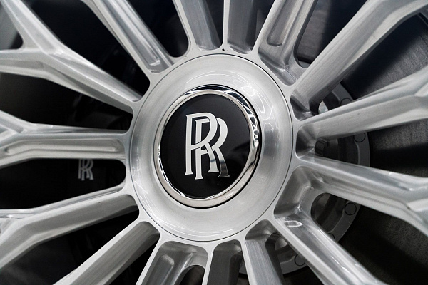 Фото дисков 1886 Wheels G015 Глянцевый лак на Rolls-Royce Spectre