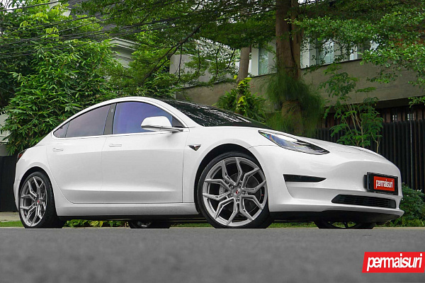 Фото дисков Vossen EVO-3R Глянцевый тонированный лак на Tesla Model 3