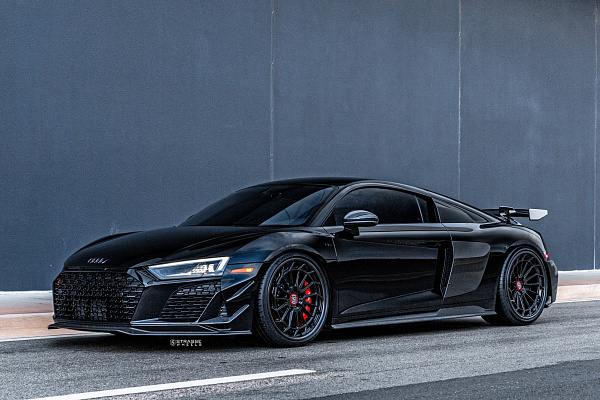 Фото дисков Strasse Wheels SV15FF Deep Concave FS Другой цвет на Audi R8 (4S)