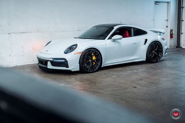 Фото дисков Vossen LC3-01T Черный глянец на Porsche 911 VIII
