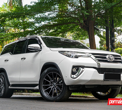 Фото дисков Vossen HF6-1 на Toyota Fortuner II