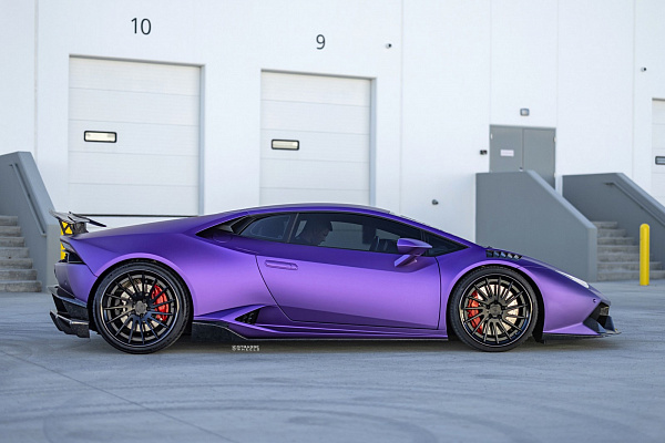 Фото дисков Strasse Wheels SV15T Deep Concave FS Черный матовый на Lamborghini Huracan