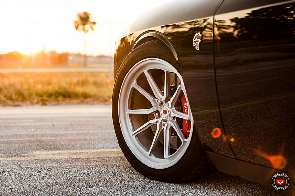 Фото дисков Vossen ML-X2 Сатиновый лак на Dodge Challenger III