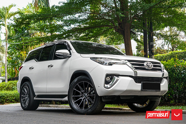 Toyota Fortuner II