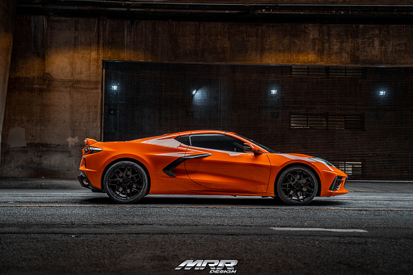 Фото дисков MRR FS01 Черный глянец на Chevrolet Corvette C8