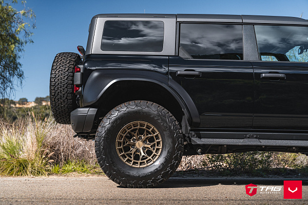 Фото дисков Vossen HFX-1 (6-Lug) Сатиновая бронза на Ford Bronco