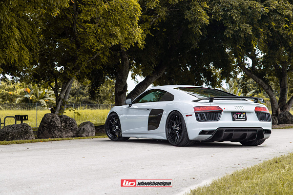 Фото дисков HRE S101SC Черный глянец на Audi R8 (4S)