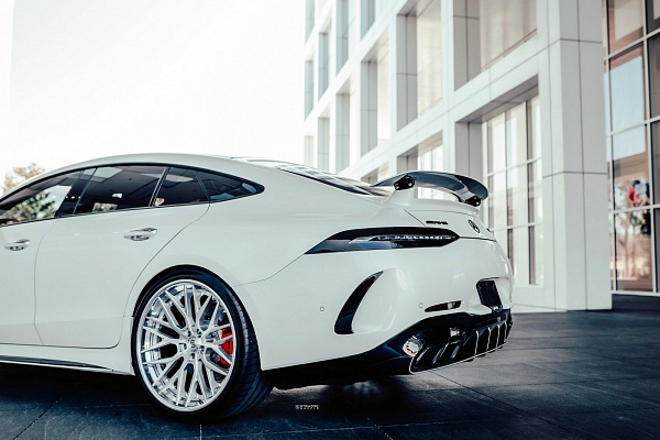 Фото дисков Strasse Wheels SV10M Deep Concave FS Глянцевый лак на Mercedes-Benz AMG GT I