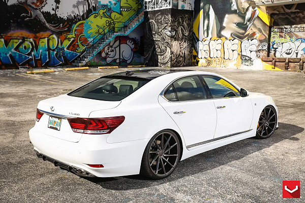 Фото дисков Vossen CVT Глянцевый графит на Lexus LS IV