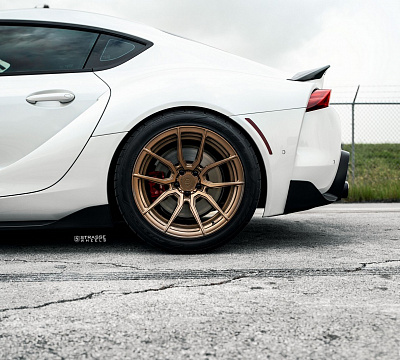 Фото дисков Strasse Wheels SV5 Deep Concave Duoblock на Toyota Supra A90