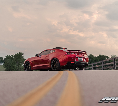 Фото дисков MRR M228 на Chevrolet Camaro VI