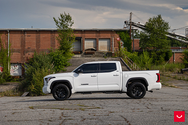 Фото дисков Vossen HF6-4 Черный сатин на Toyota Tundra III