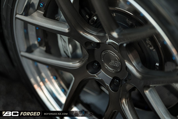 Фото дисков BC Forged HCS02 Глянцевый темный лак на Cadillac CTS II