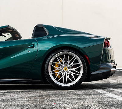 Фото дисков Anrky S1-X1 на Ferrari 812