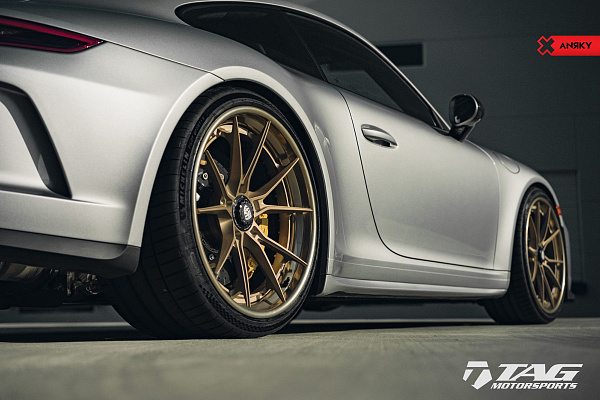 Фото дисков Anrky AN32 Сатиновое темное золото на Porsche 911 VII