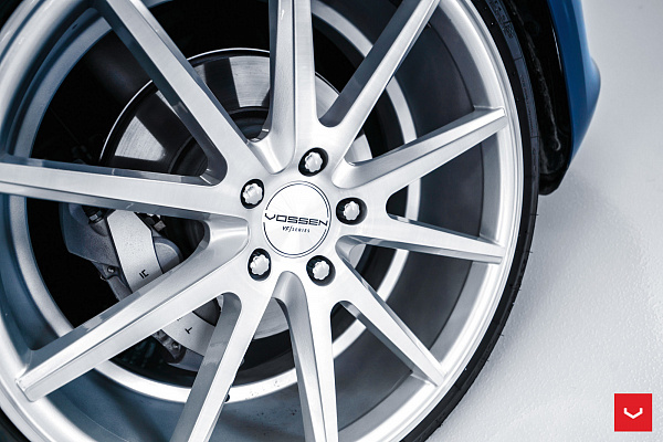 Фото дисков Vossen VFS-1 Серебро на Tesla Model 3