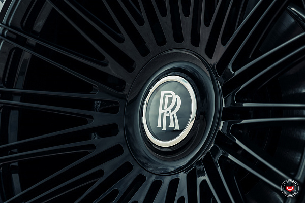 Фото дисков Vossen S17-14 Черный глянец на Rolls-Royce Phantom