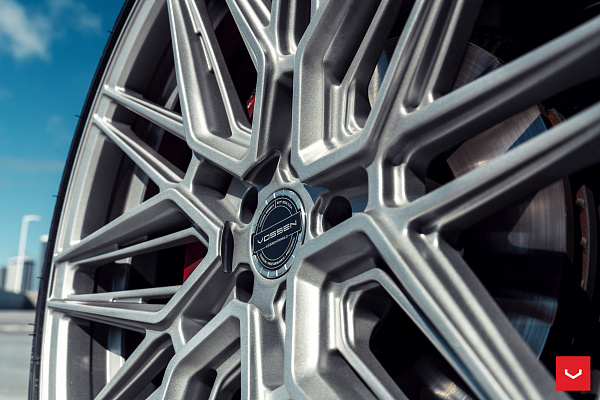 Фото дисков Vossen HF-7 Серебро на Audi Q5 GU