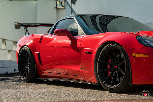 Фото дисков Vossen M-X2 Черный сатин на Chevrolet Corvette C6