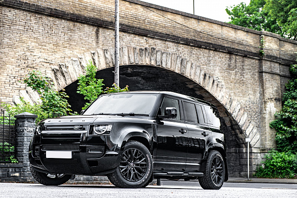 Фото дисков Kahn RS 3.0 Черный сатин на Land Rover Defender II