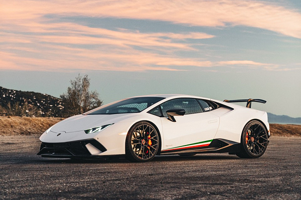Фото дисков Brixton Forged PF10 Черный сатин на Lamborghini Huracan