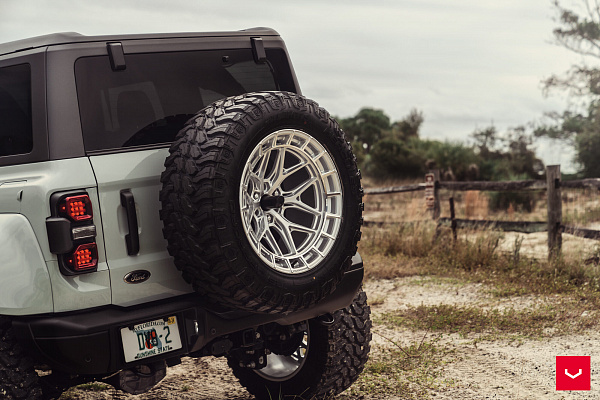 Фото дисков Vossen HFX-1 (6-Lug) Серебро на Ford Bronco