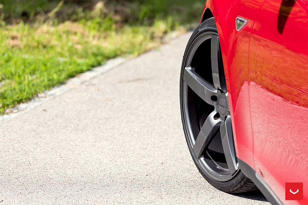 Фото дисков Vossen CV3 Глянцевый графит на Tesla Model S