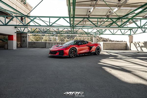 Фото дисков MRR F23 Черный глянец на Chevrolet Corvette C8